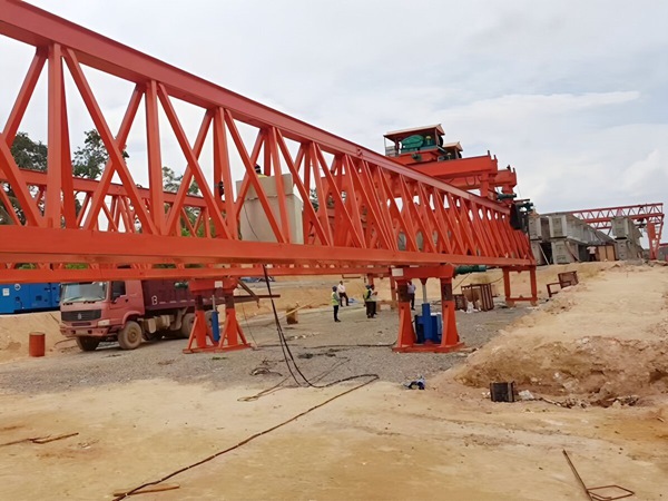 <b>福建宁德架桥机厂家单双导梁架桥机应用</b>