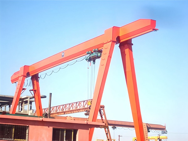 <b>湖北孝感龙门吊啃轨原因分析及调整方法</b>