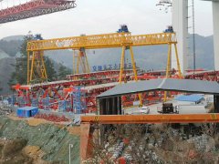 <b>福建宁德3吨龙门吊厂家保障设备施工安全</b>